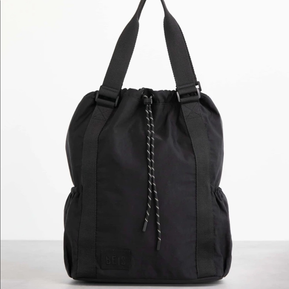 Béis Sport Tote Backpack in Black